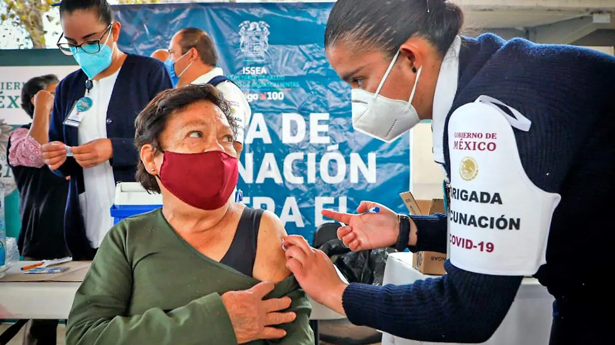 vacunacion en Pabellon de Arteaga Ags