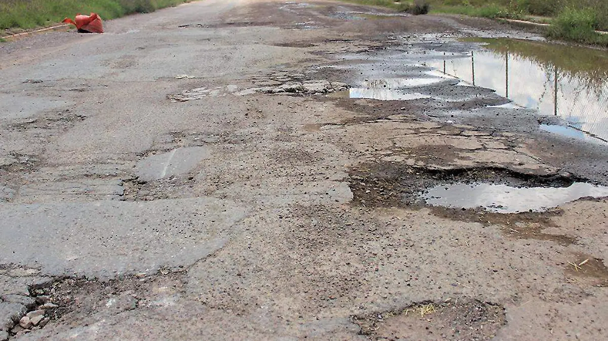 Vialidades-Baches-Hoyos-CarpetaAsfáltica