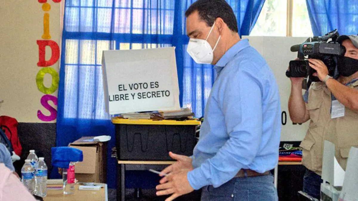 Toño martin del campo senador