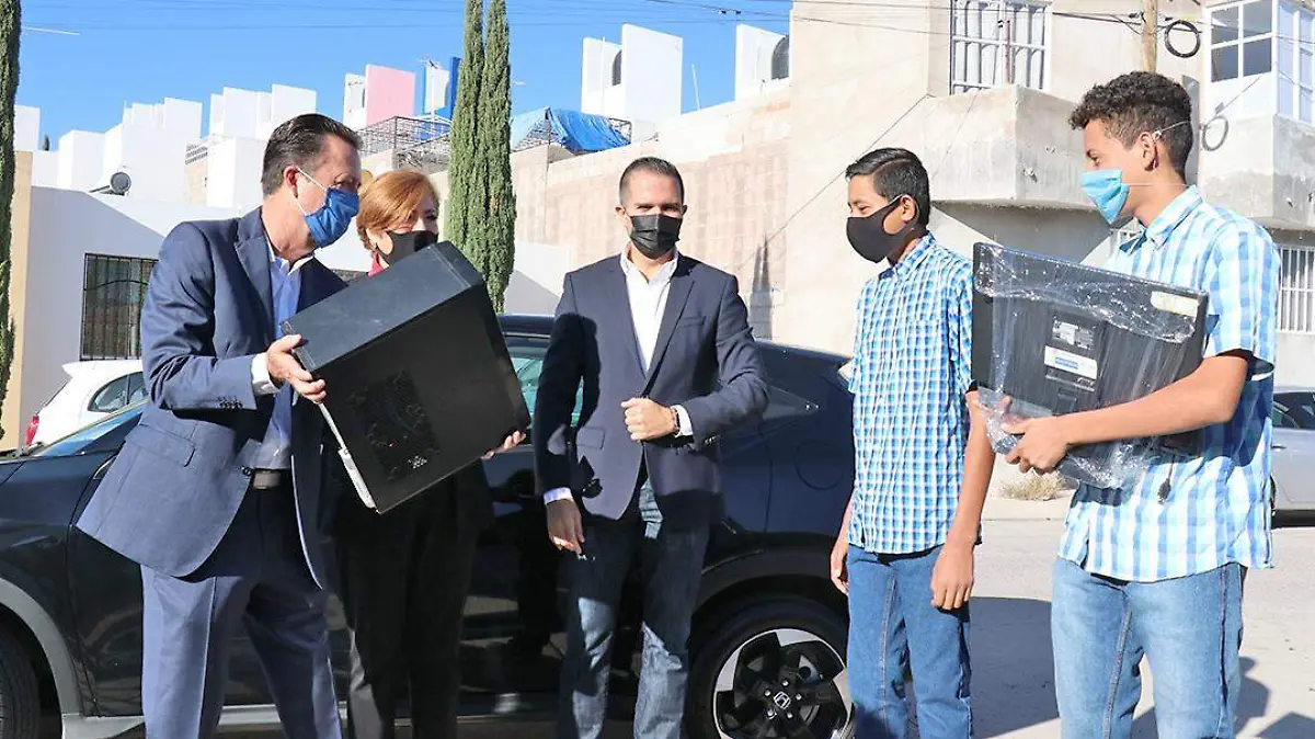 Entrega de tablets UCA