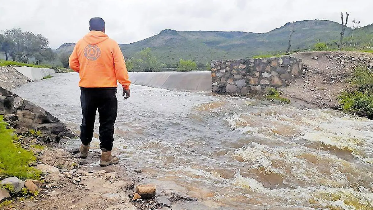 Presa-Agua-Lluvias-Río