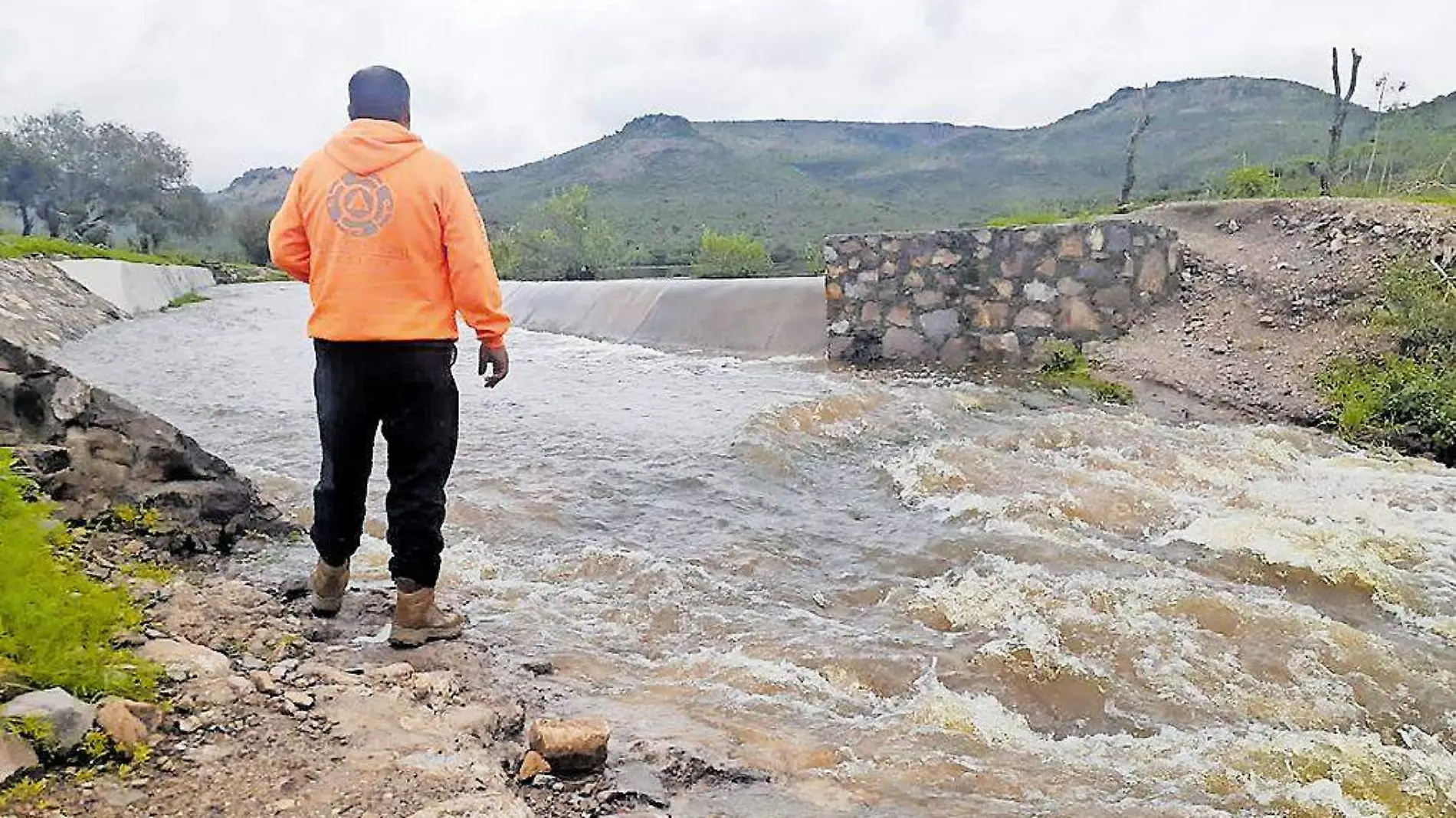 Presa-Agua-Lluvias-Río