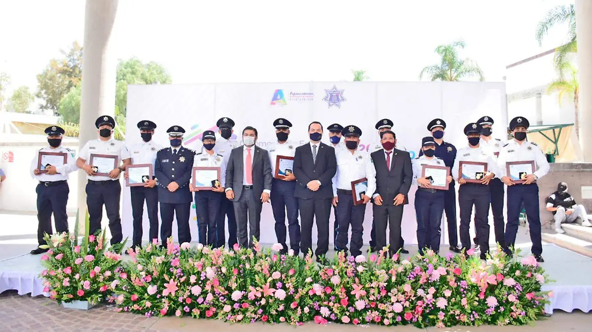 Reconocimiento a policias