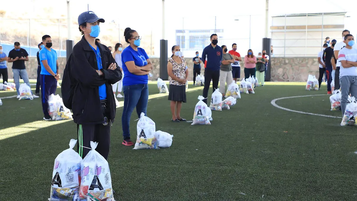 Alcaldesa entrega apoyos