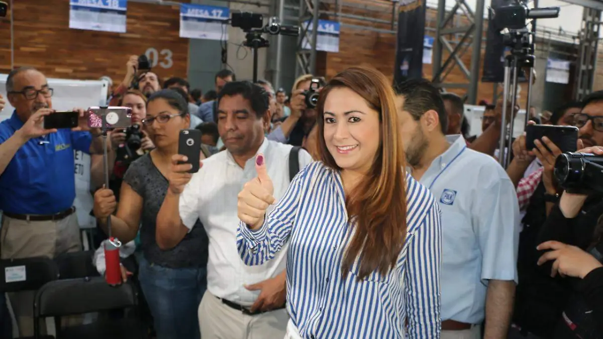 Tere Jiménez Votando