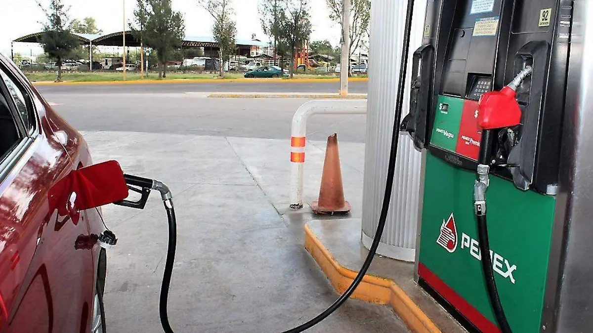 Gasolinera-BombaDeGasolina-Combustibles