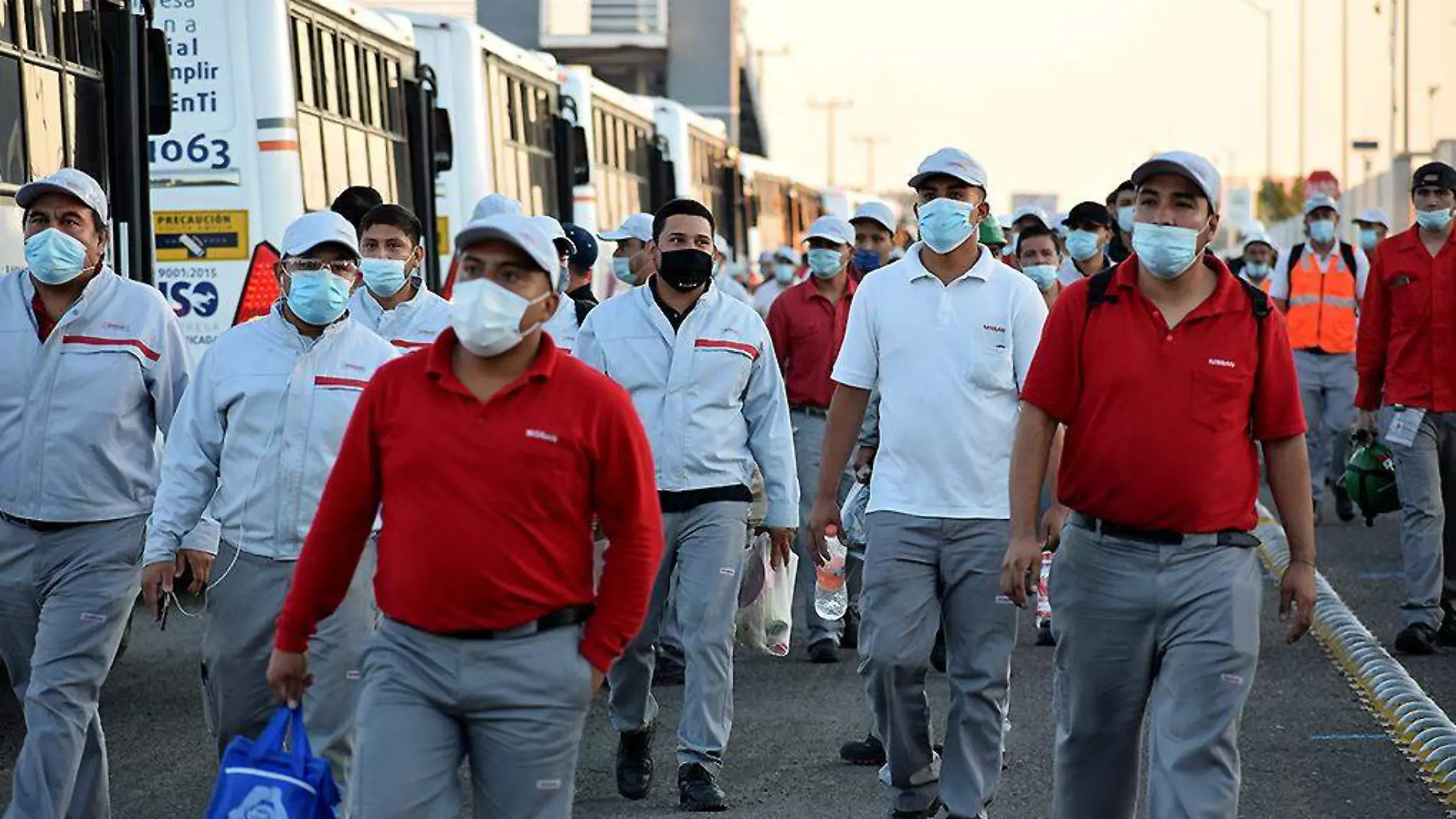 Obreros-Trabajadores-Nissan