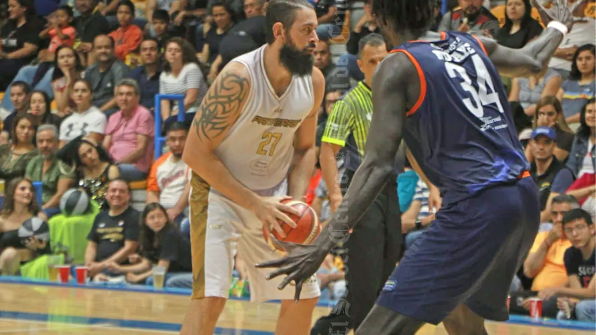 panteras_vs_correcaminos_5