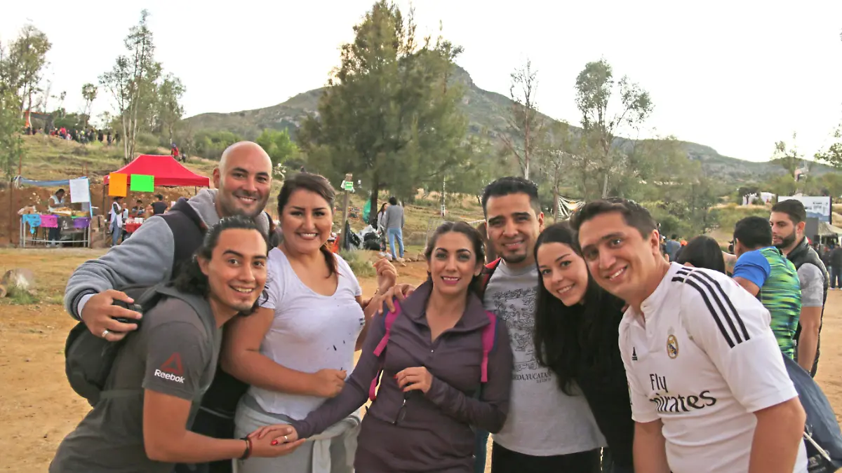 Ilumínale los pies al muerto 3