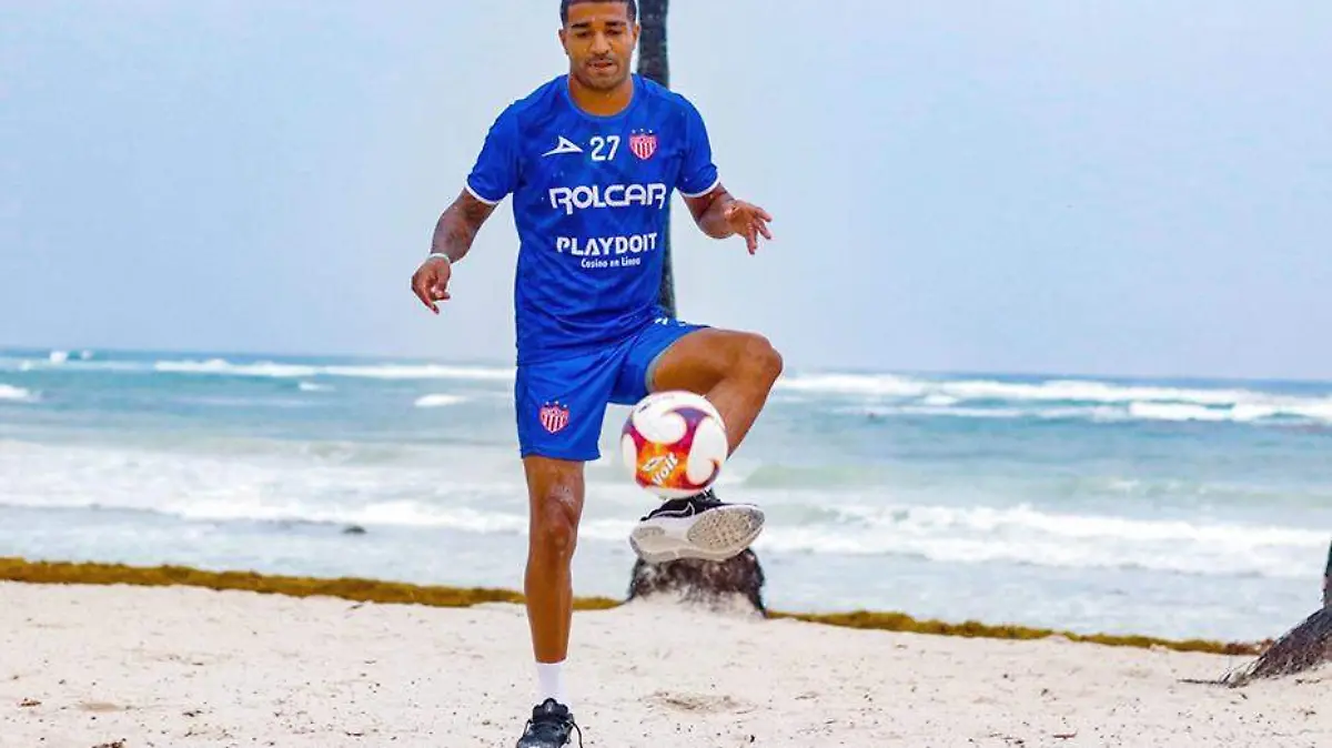 jugador necaxa playa