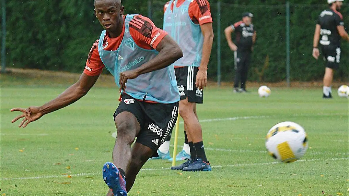 ANDRES COLORADO- FUTBOLISTA