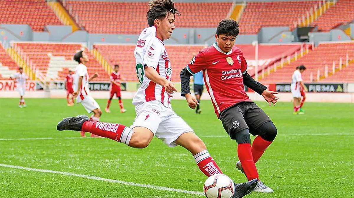jovenes futbolistas