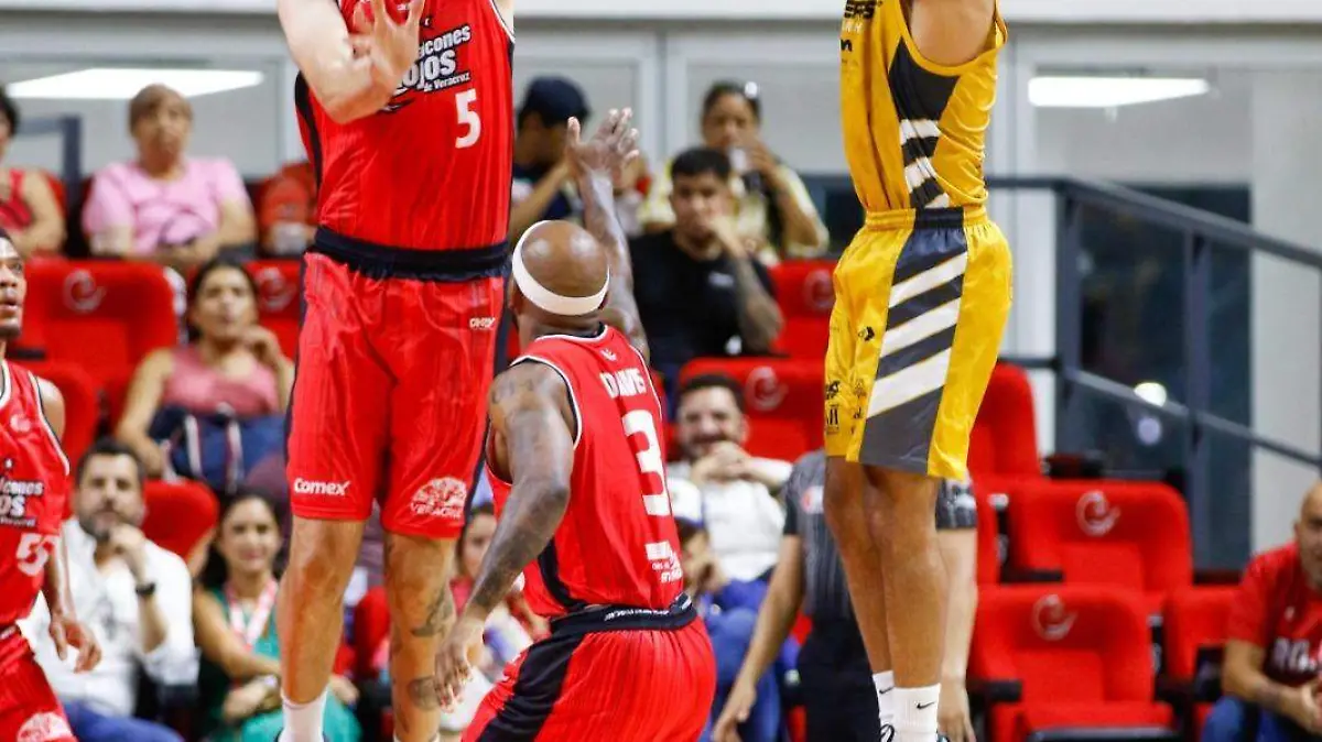 Panteras vs Halcones 