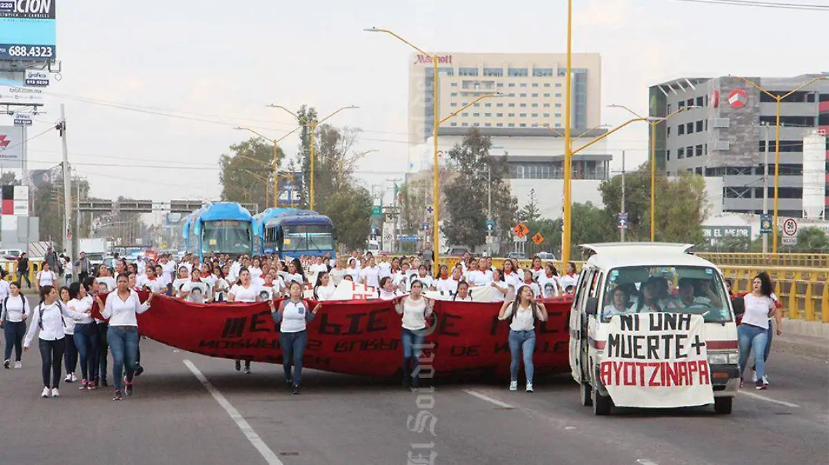 Marcha Normalistas 3