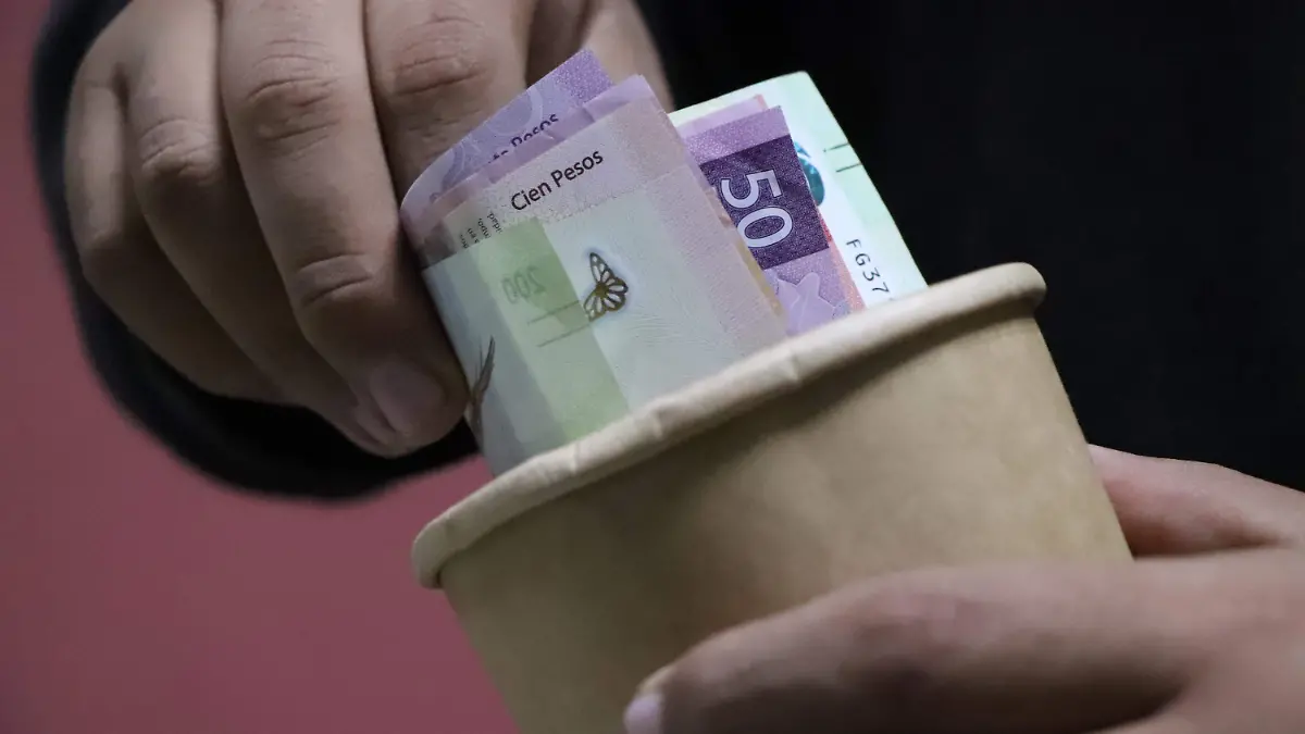 AHORRO-DINERO-BILLETES