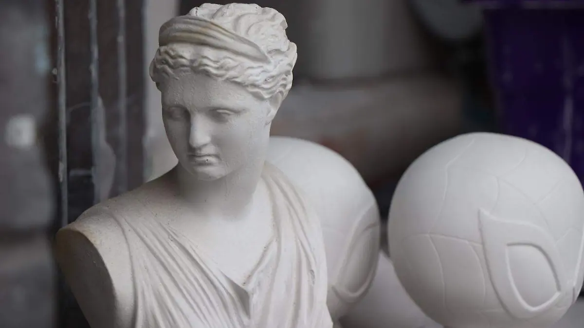 DON RUBÉN-FIGURAS DE YESO-AGS