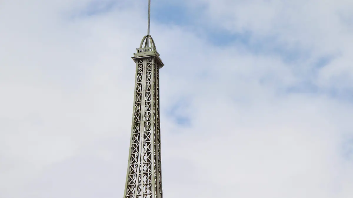 TORRE EIFFEL-AGUASCALIENTES-BAR