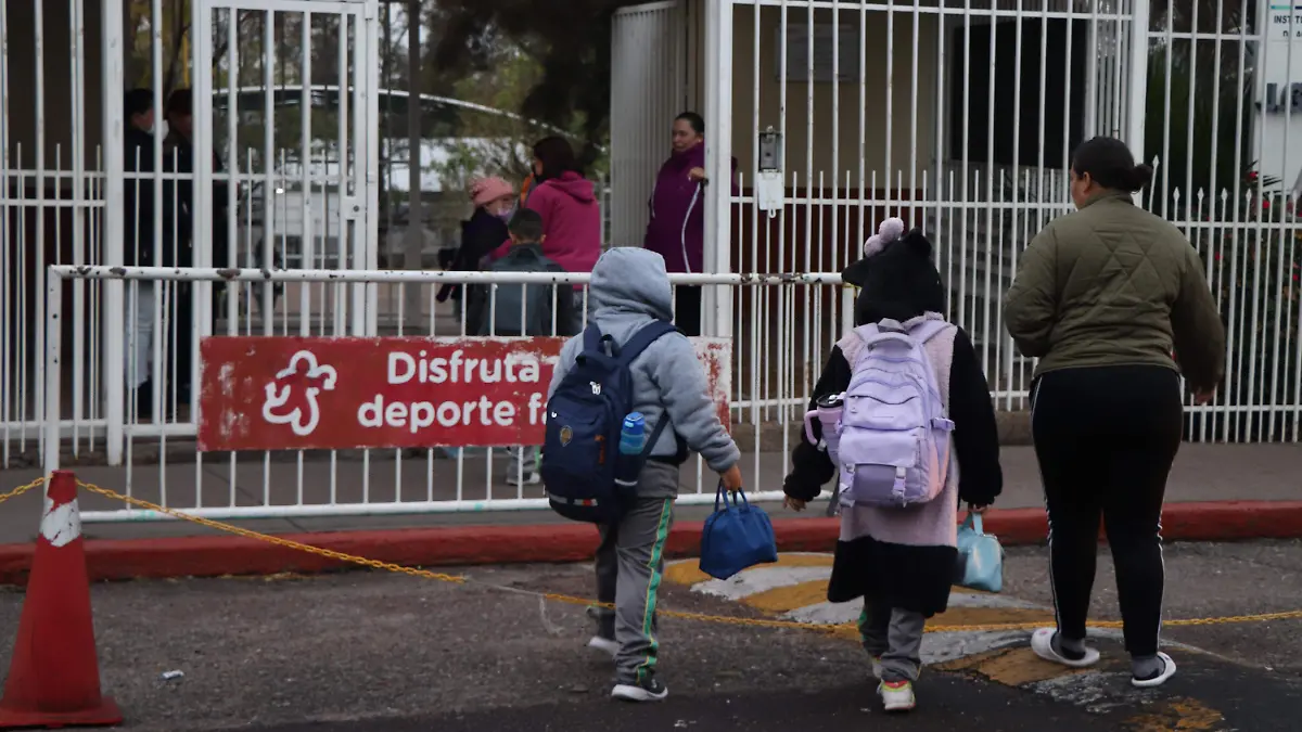 ESTUDIANTES (3)