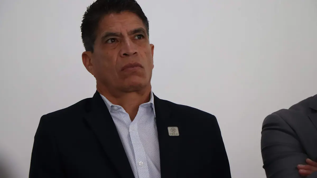 EDUARDO LLAMAS ESPARZA