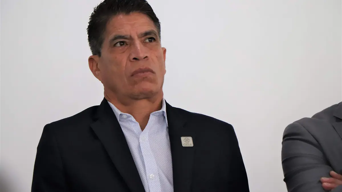 EDUARDO LLAMAS ESPARZA