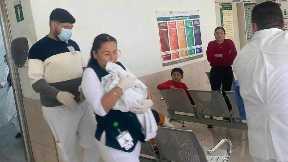 PARTO BAÑO-CLÍNICA-NEGLIGENCIA