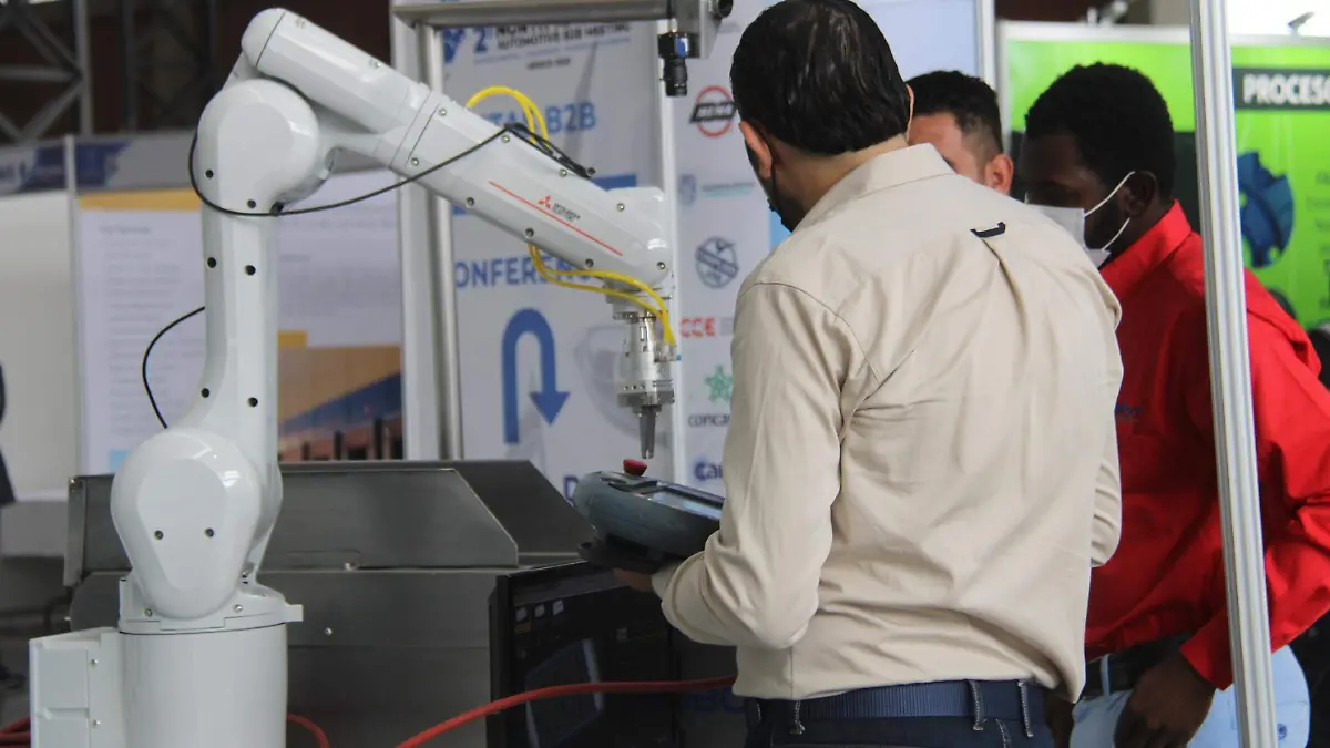 TRABAJADORES-FINANZAS-DINERO-AFORE