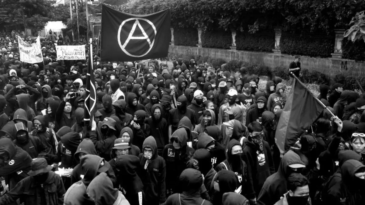 BANDERA NEGRA-EEUU-ANARQUIA-GUERRA