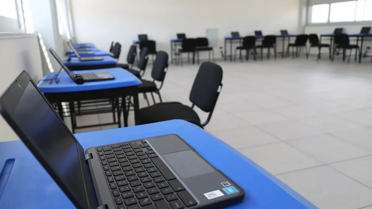 EDUCACIÓN-DOCENTES-TECNOLOGÍA