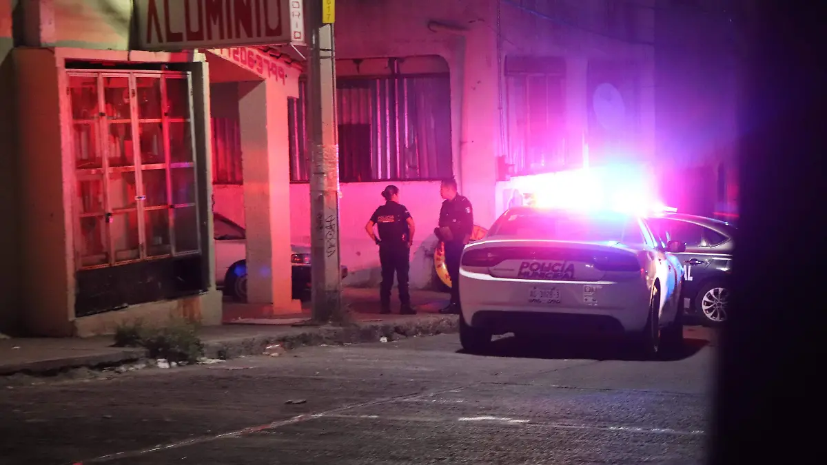 POLICIAS EN EMBATES (8)