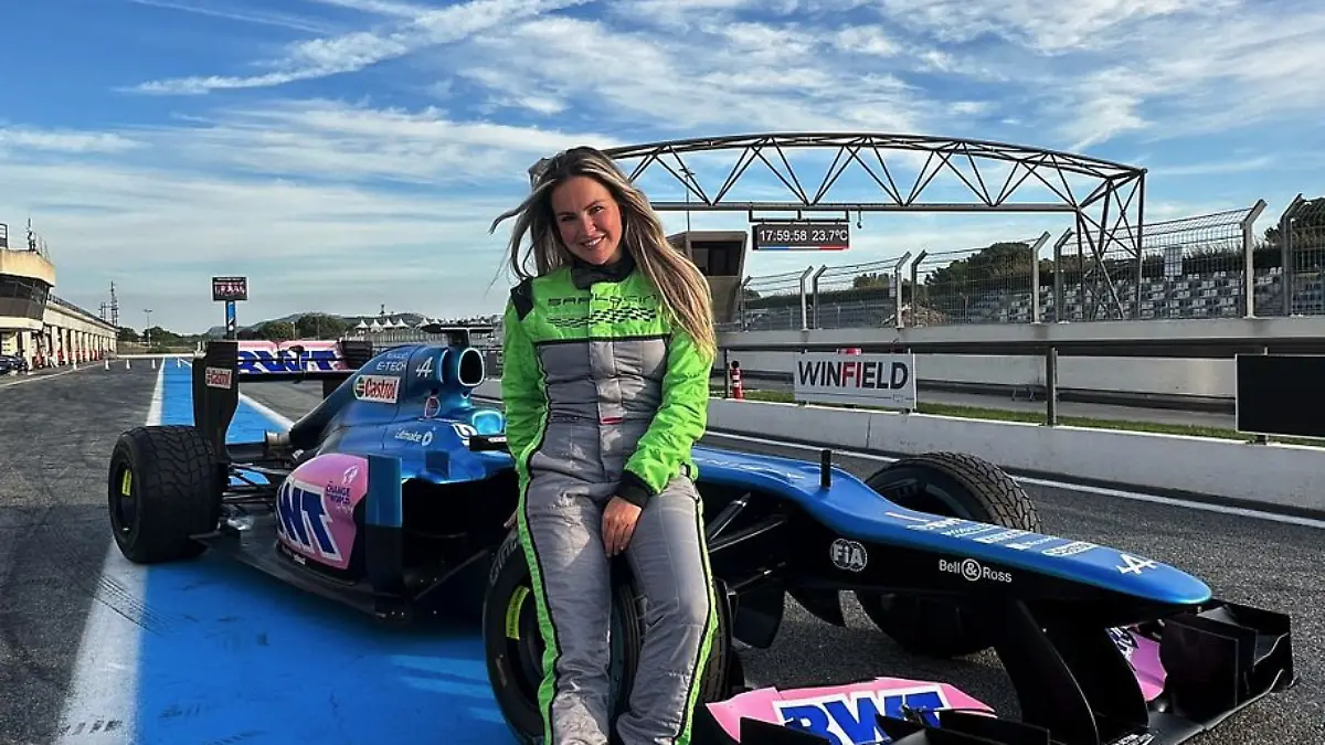 AUTOMOVILISMO-MUJERES-DEPORTES