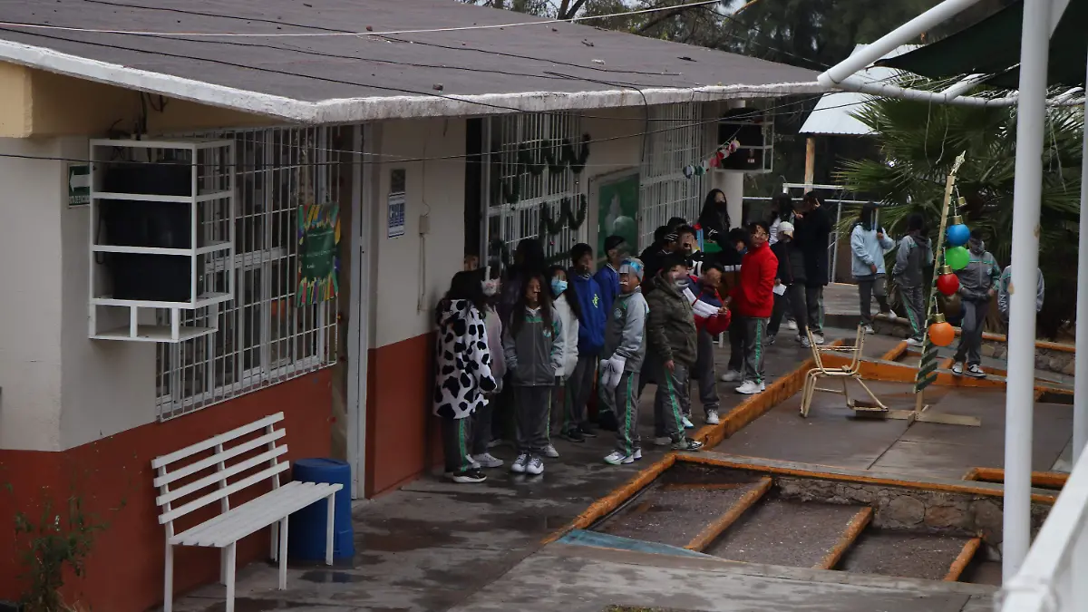 ESCUELAS-MAESTROS-ESTUDIANTES