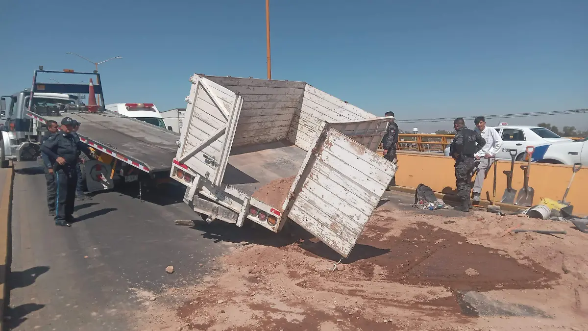 ACCIDENTE-VOLCADURA-CAMIÓN