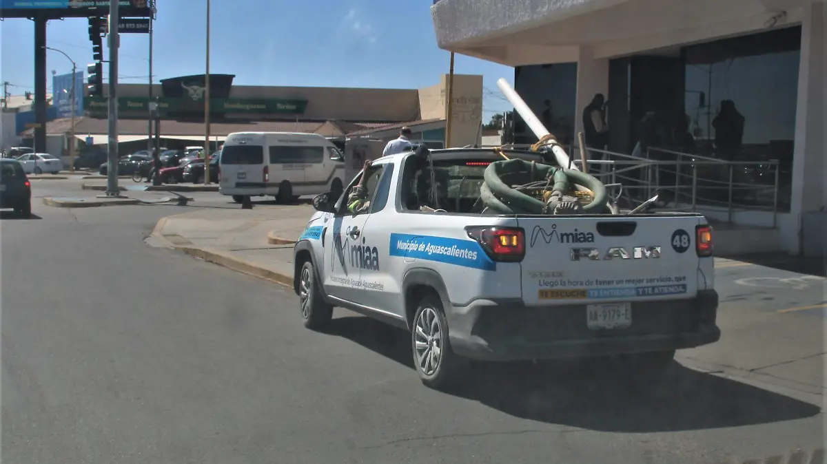 AGUA-PIPAS DE AGUA-CUIDADO-MIAA