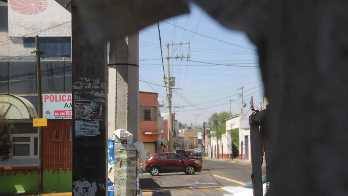 POSTES-PAREDES-DAÑOS