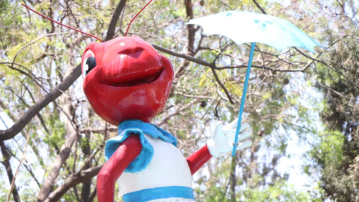 CRI-CRI-MUNDO-PARQUE RODOLFO LANDEROS