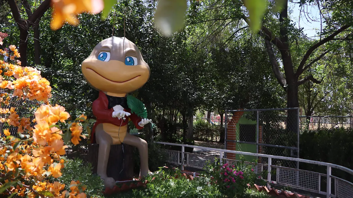 CRI-CRI-MUNDO-PARQUE RODOLFO LANDEROS