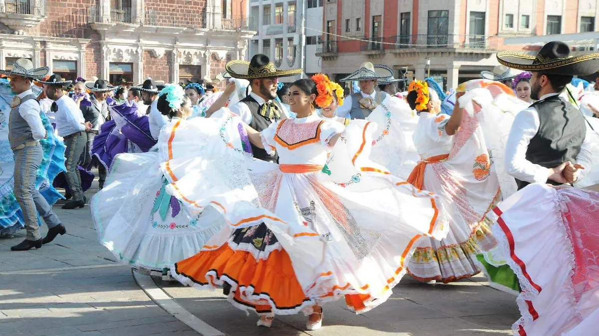 MONUMENTAL PELEA DE GALLOS-FNSM 