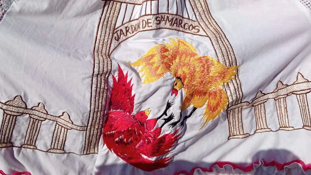 PELEA DE GALLOS-MONUMENTAL-DANZA