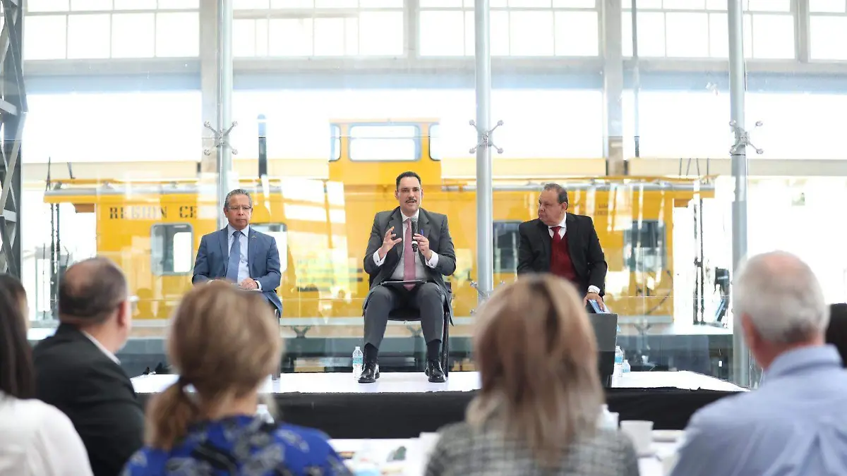 PANELISTAS-ECONOMÍA-INDUSTRIA