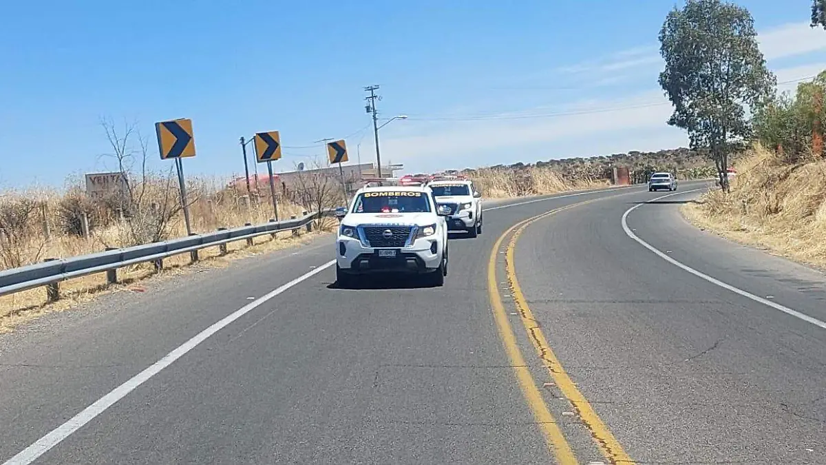 INCENDIO-AUTORIDADES-BOMBEROS