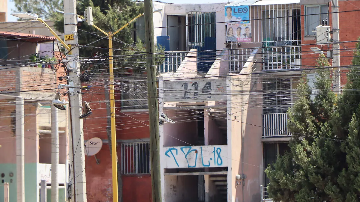 CASAS VANDALIZADAS-PARACAIDISMO 