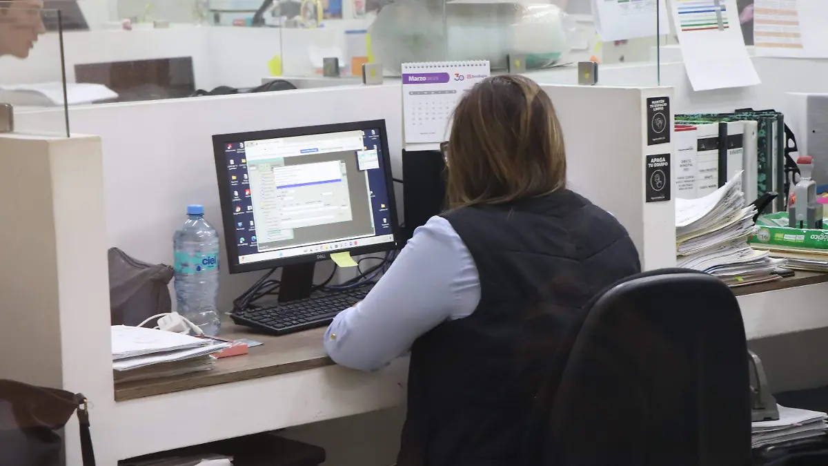 BUROCRATAS-DEPENDENCIAS FEDERALES