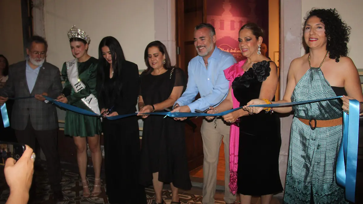 HILANDO-TRAJES-VESTIDO