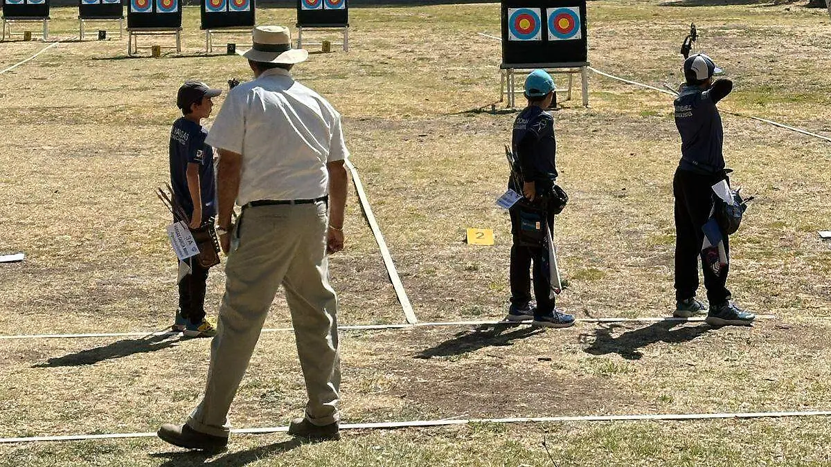 TIRO CON ARCO-ARQUEROS-JOVENES