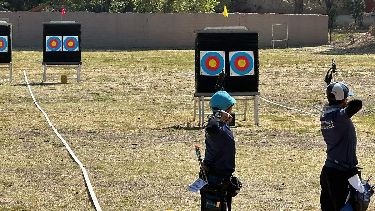 TIRO CON ARCO-ARQUEROS-JOVENES