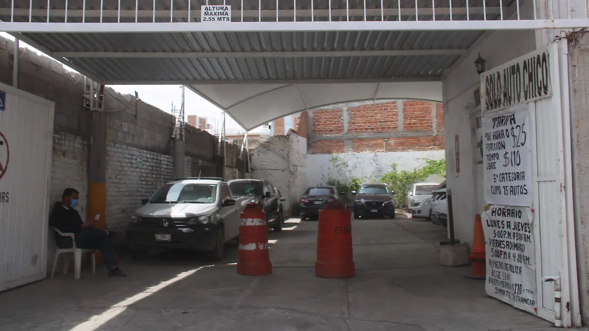 ESTACIONAMIENTOS (1)