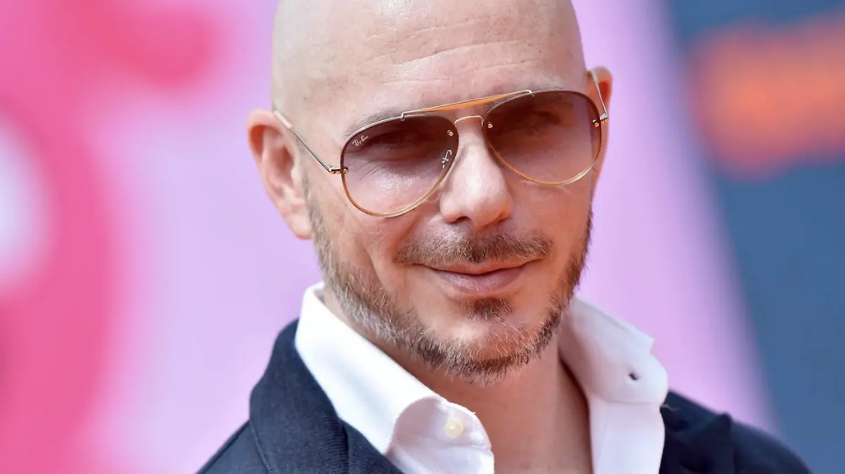 PITBULL-CANTANTE-CABELLO