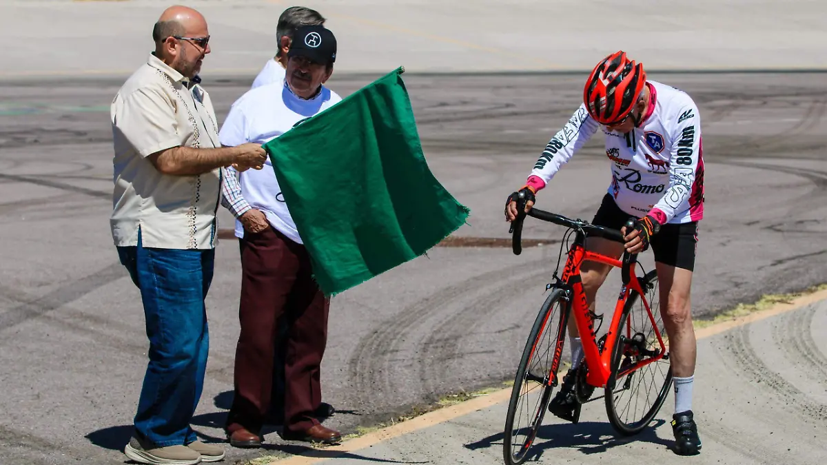 CICLISTA-VÍCTOR ELJURE