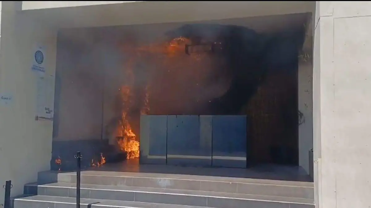 INCENDIO-LOCAL-FERIA