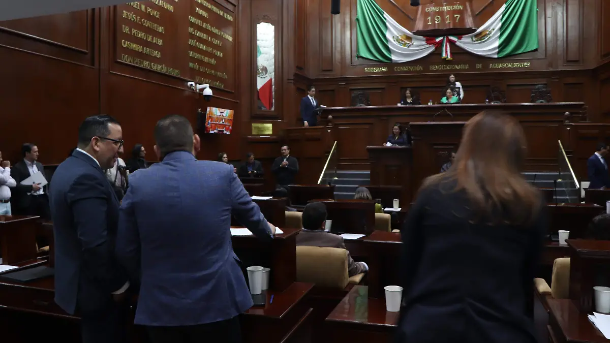 DIPUTADOS-CORRIDOS-LEY